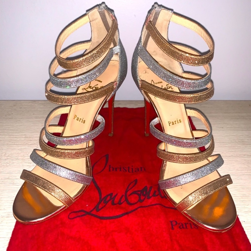 🔥🔥🔥Christian Louboutin’s strapped heels!